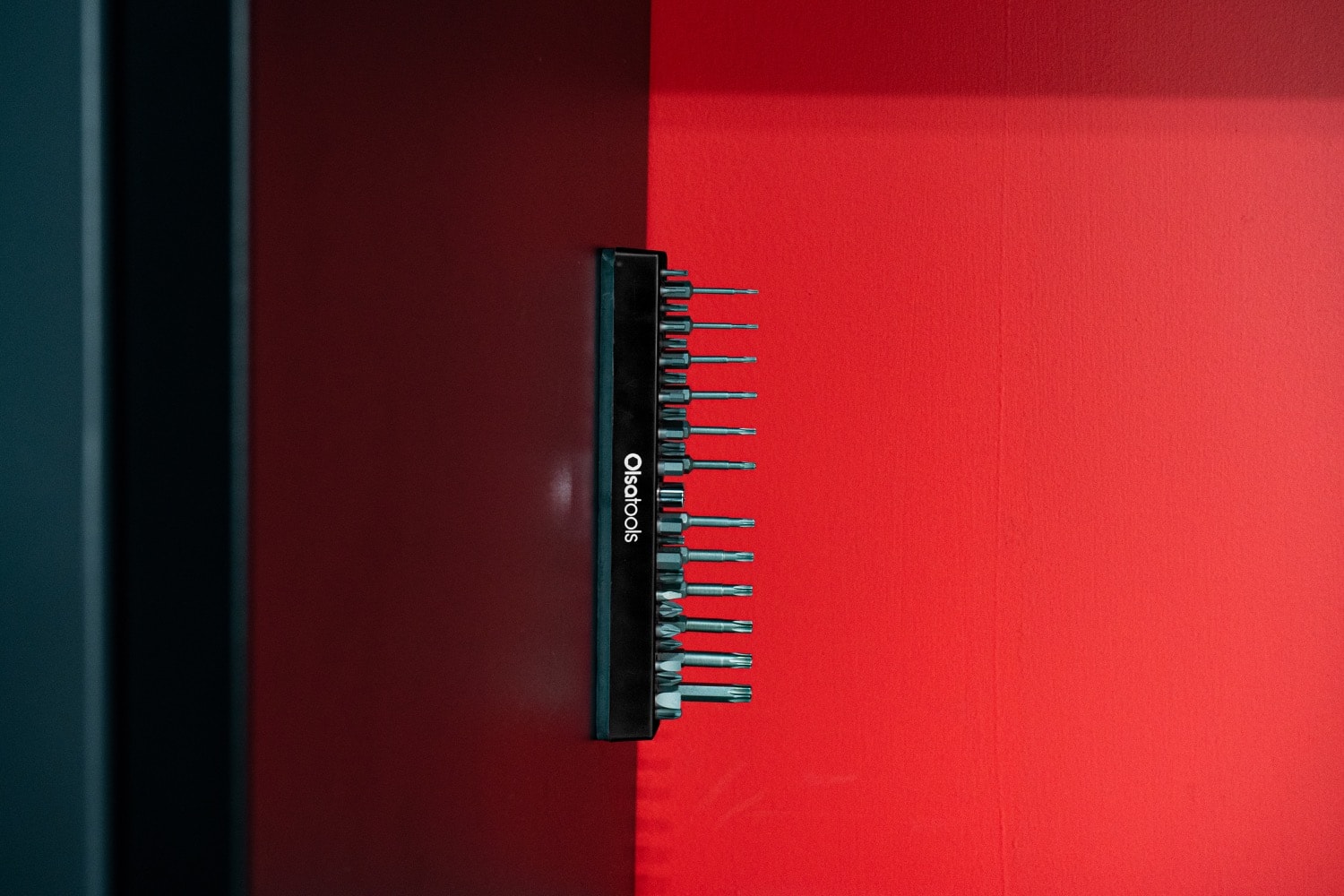 Powerful Vertical Magnetic Mounting